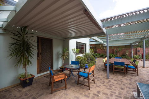 Sea J's, Brighton - Accommodation Yamba 0