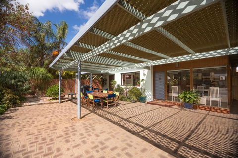 Sea J's, Brighton - Accommodation Yamba 3