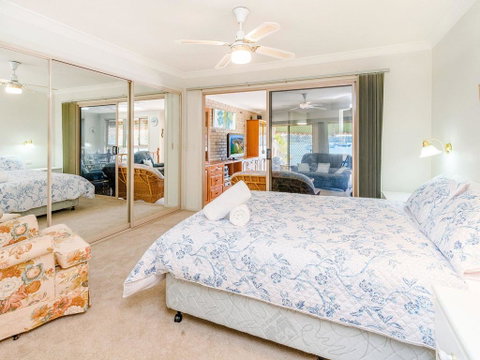 Seachange -Waterfront - Accommodation Yamba 2