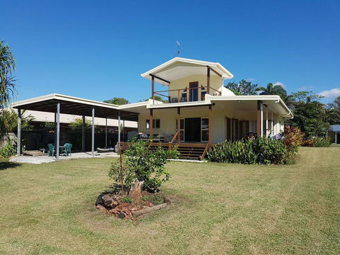 Seafarer Cottage - Accommodation Yamba 0