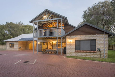 Seagull - Accommodation Yamba 0