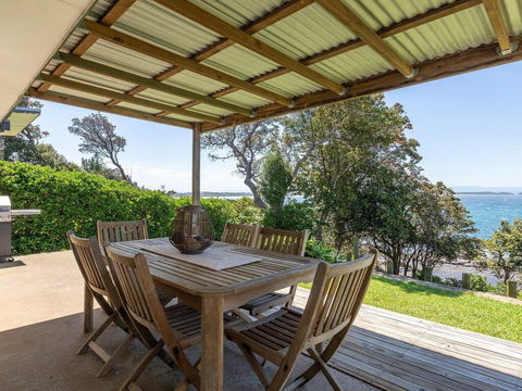Seaspray On Culburra - Dolphin And Whale Watching - Accommodation Yamba 0