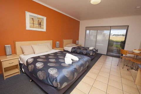 Seaview Motel & Apartments - Accommodation Yamba 3