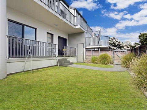 Serenity Shores (by Jervis Bay Rentals) - Accommodation Yamba 2