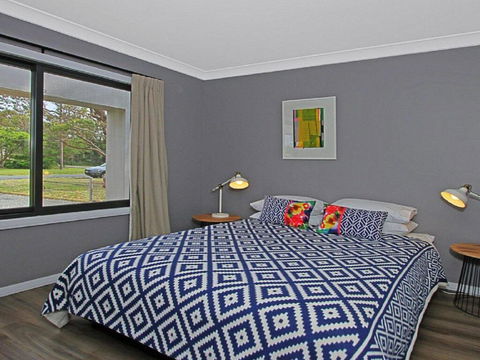 Shady Palms - Modern Beach House With Studio - Accommodation Yamba 3