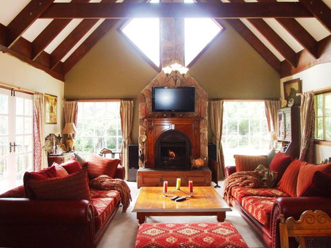 Shakespeare's Wilderness Chalet - Accommodation Yamba 1