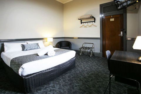 Shenanigans At The Imperial - Accommodation Yamba 3