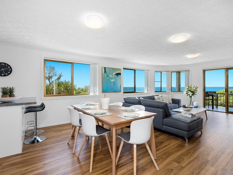 Shoreline Six With Ocean Views To See The Whales - Accommodation Yamba 3