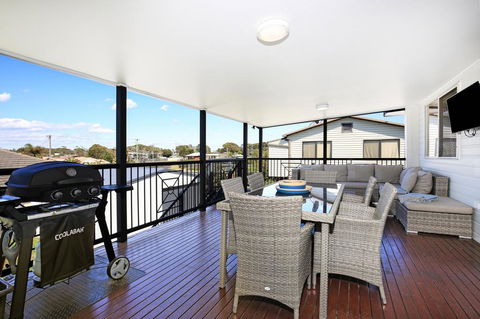 Shores - Pet-Friendly - 1 Min Walk To Beach - Accommodation Yamba 1