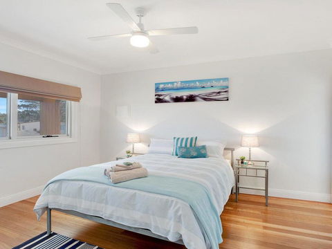 Sienna By The Sea - Spacious Coastal Getaway - Accommodation Yamba 3