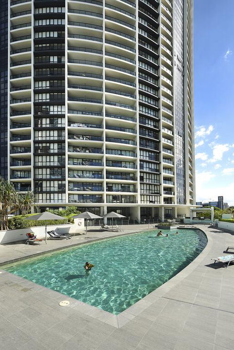 Sierra Grand Broadbeach - Accommodation Yamba 3