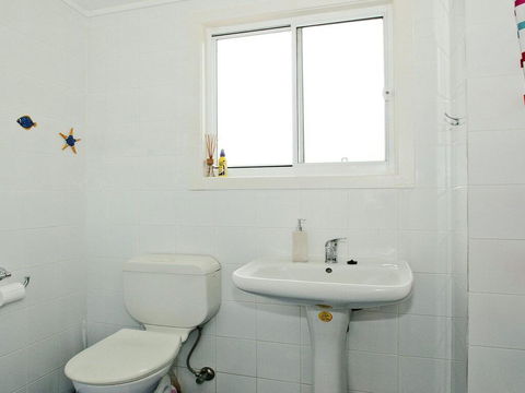 Silvermere Cottage - A Cosy Family Getaway - Accommodation Yamba 2