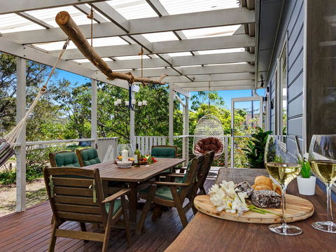 Silvermere Cottage - A Cosy Family Getaway - Accommodation Yamba 0