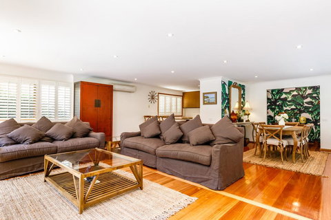 Simple Harmony - Accommodation Yamba 2