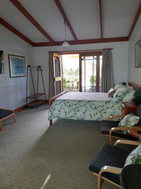 Sleepy Hollow Hideout (Hidout 2) - Accommodation Yamba 2