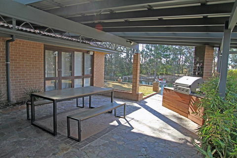 Snapper Lodge Waterfront - Accommodation Yamba 2