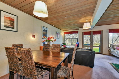 Snowgums 06 - Accommodation Yamba 3