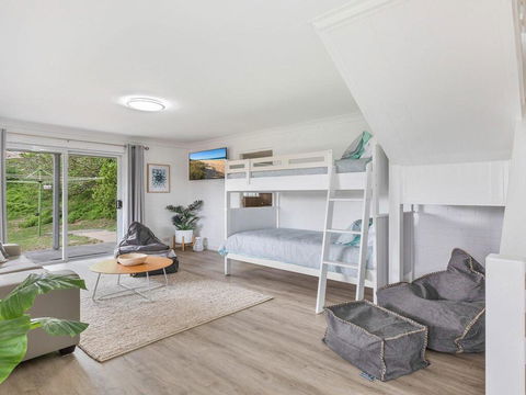 Sounds By The Sea - Open Plan Living, Metres To Beach - Accommodation Yamba 2