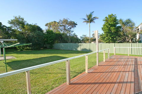 South Sussex's Blue Cottage - Accommodation Yamba 0