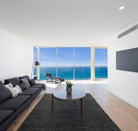 Southpoint -Brand new home oceanfront views - Accommodation Yamba