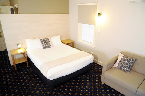 Sovereign Hill Hotel - Accommodation Yamba 1
