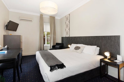 Sovereign Hill Hotel - Accommodation Yamba 0