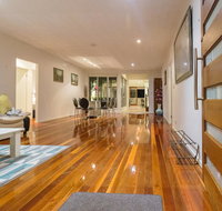 Spacious House in Heart of Surfers Paradise - Accommodation Yamba