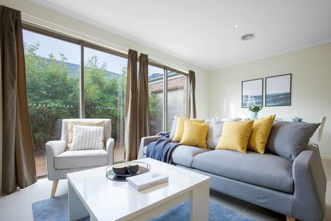 Spacious Lovely 5Beds Home@Point Cook - Accommodation Yamba 0