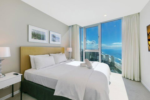 Spectacular Five Star Panoramic Oceanview Sub-Penthouse - Accommodation Yamba 2