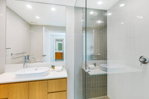 Spectacular Five Star Panoramic Oceanview Sub-Penthouse - Accommodation Yamba 3