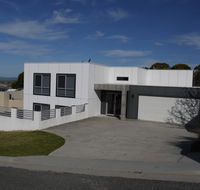 Spectacular Holiday Living - Accommodation Yamba