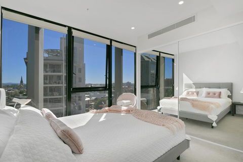 Stay In Style-Luxury CBD Apartment - Accommodation Yamba 1