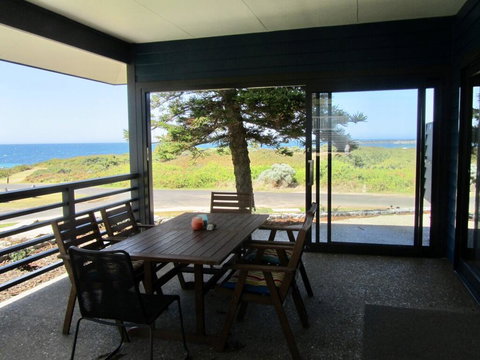 Storm Bay Cottage - Accommodation Yamba 2