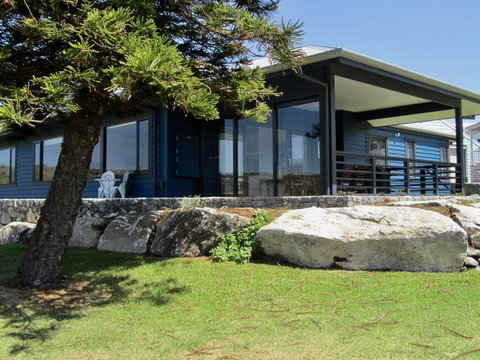 Storm Bay Cottage - Accommodation Yamba 0