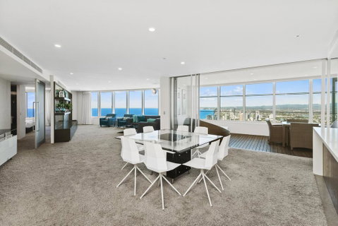 Stunning 4 Bedroom Sub Penthouse - Level 60 Q1 - Accommodation Yamba 0