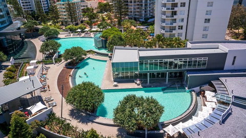 Stunning 4 Bedroom Sub Penthouse - Level 60 Q1 - Accommodation Yamba 1