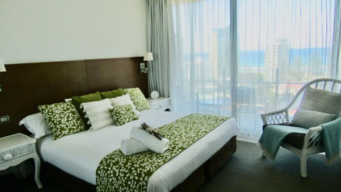 Stunning Surfers Paradise Apartment - Accommodation Yamba 0