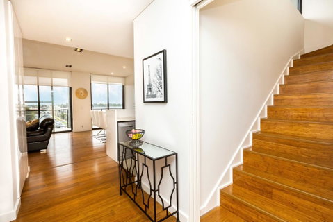 Stylish Inner City Penthouse Apartment - Accommodation Yamba 1