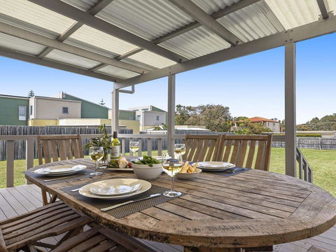 Summer Breeze - Clean And Simple, 200m To Beach - Accommodation Yamba 0