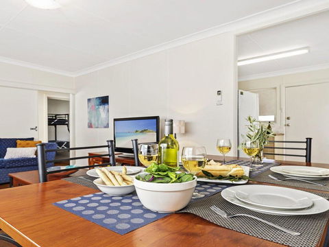 Summer Breeze - Clean And Simple, 200m To Beach - Accommodation Yamba 3