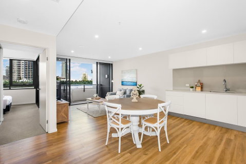 Sun Drenched Apartment In The Heart Of Surfers - Accommodation Yamba 1