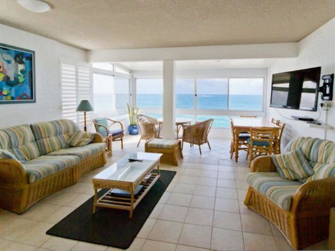 Suncrest 3 - Accommodation Yamba 2