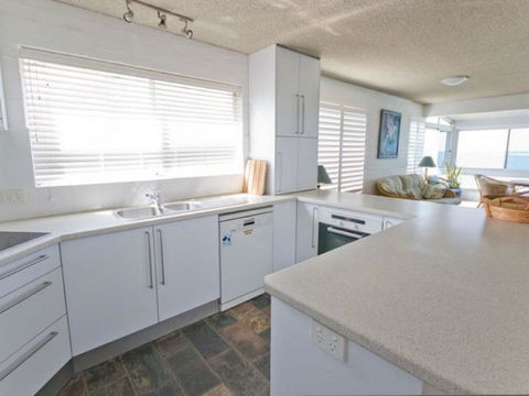 Suncrest 3 - Accommodation Yamba 3