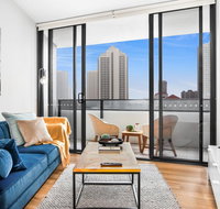 Sunny Modern Two-Bedroom Pad Steps From the Beach - Accommodation Yamba