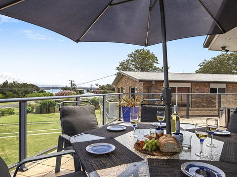 SunRay On Orama - Spacious With Great Views - Accommodation Yamba 0