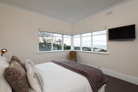 Sunrise At Penguin - Accommodation Yamba 3