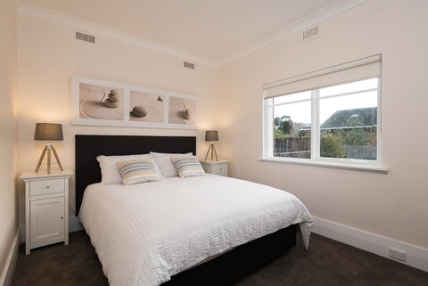 Sunrise At Penguin - Accommodation Yamba 2