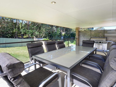 Sunset Over Neptune - Pet Friendly, 5 Min To Beach - Accommodation Yamba 1