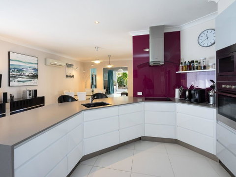 Super Sized Family Retreat With A Pool - Accommodation Yamba 2