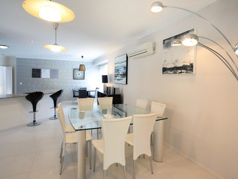 Super Sized Family Retreat With A Pool - Accommodation Yamba 1